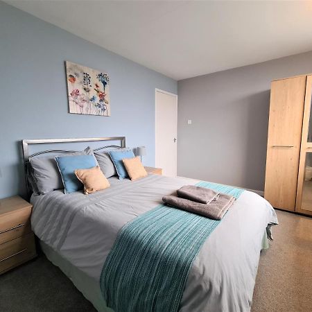 3 Bedroom Apartment Coventry - Hosted By Coventry Accommodation Exterior foto