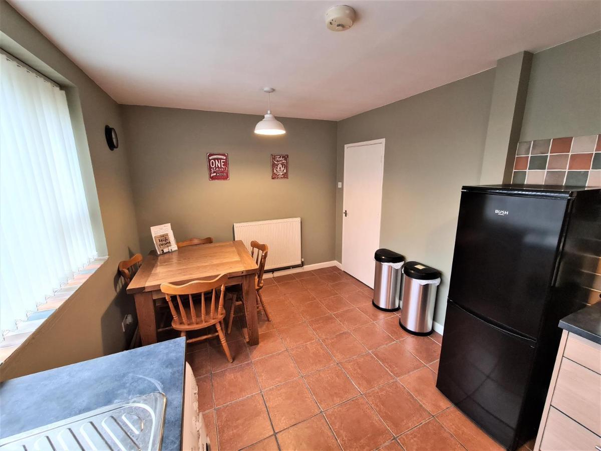 3 Bedroom Apartment Coventry - Hosted By Coventry Accommodation Exterior foto